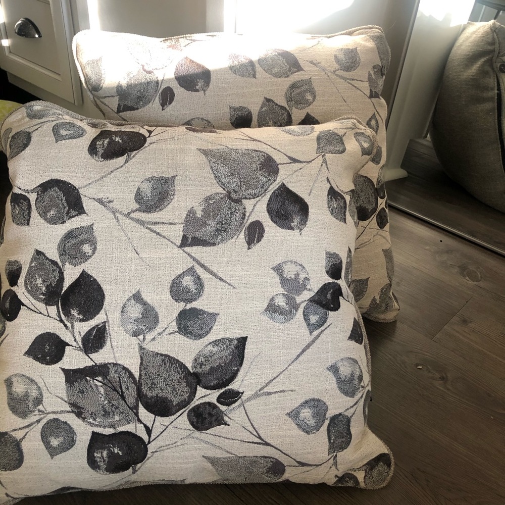 SET OF 2: Grey Floral Throw Pillows (NWT)